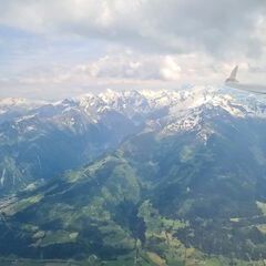 Flugwegposition um 13:47:35: Aufgenommen in der Nähe von Gemeinde Piesendorf, 5721 Piesendorf, Österreich in 3269 Meter